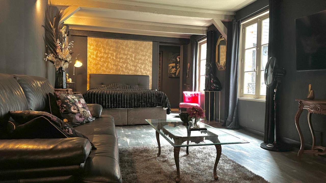 La Black / Les Romantiques A Centre Historique * Honfleur